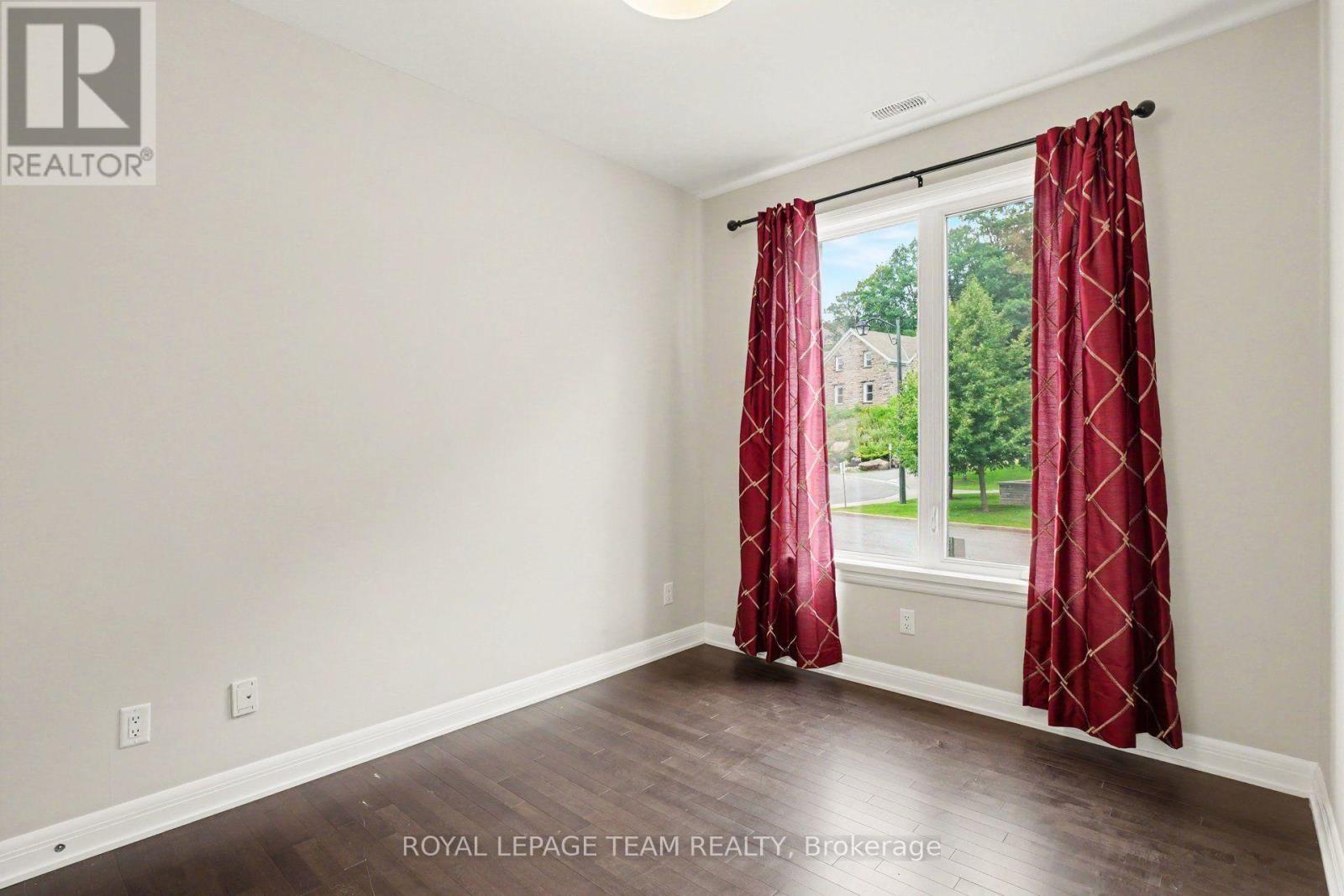 Bedroom 2 - 104 - 190 Boundstone Way, Ottawa, ON - Indoor Photo Showing Other Room