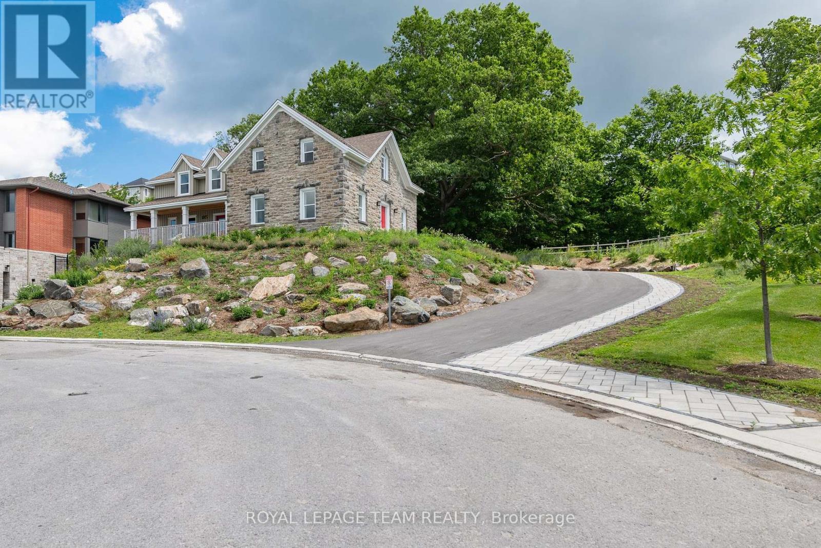 Richardson House - Club House - 104 - 190 Boundstone Way, Ottawa, ON - Outdoor