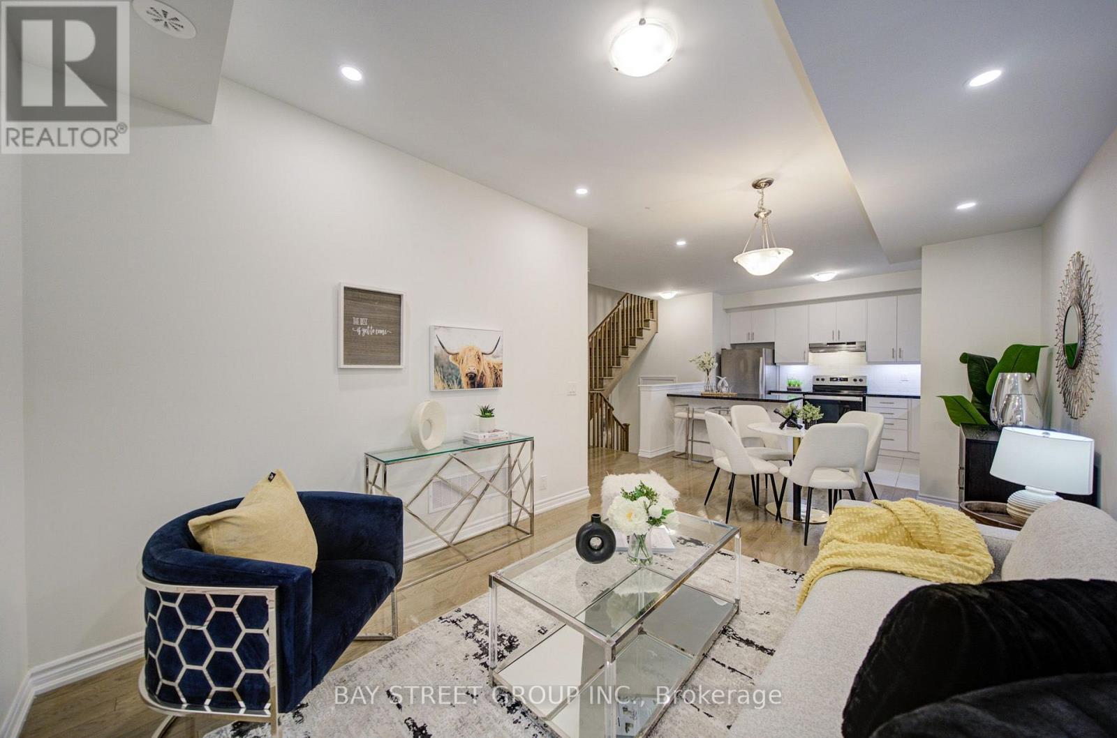 7 Schmidt Lane, Markham, ON - Indoor Photo Showing Living Room
