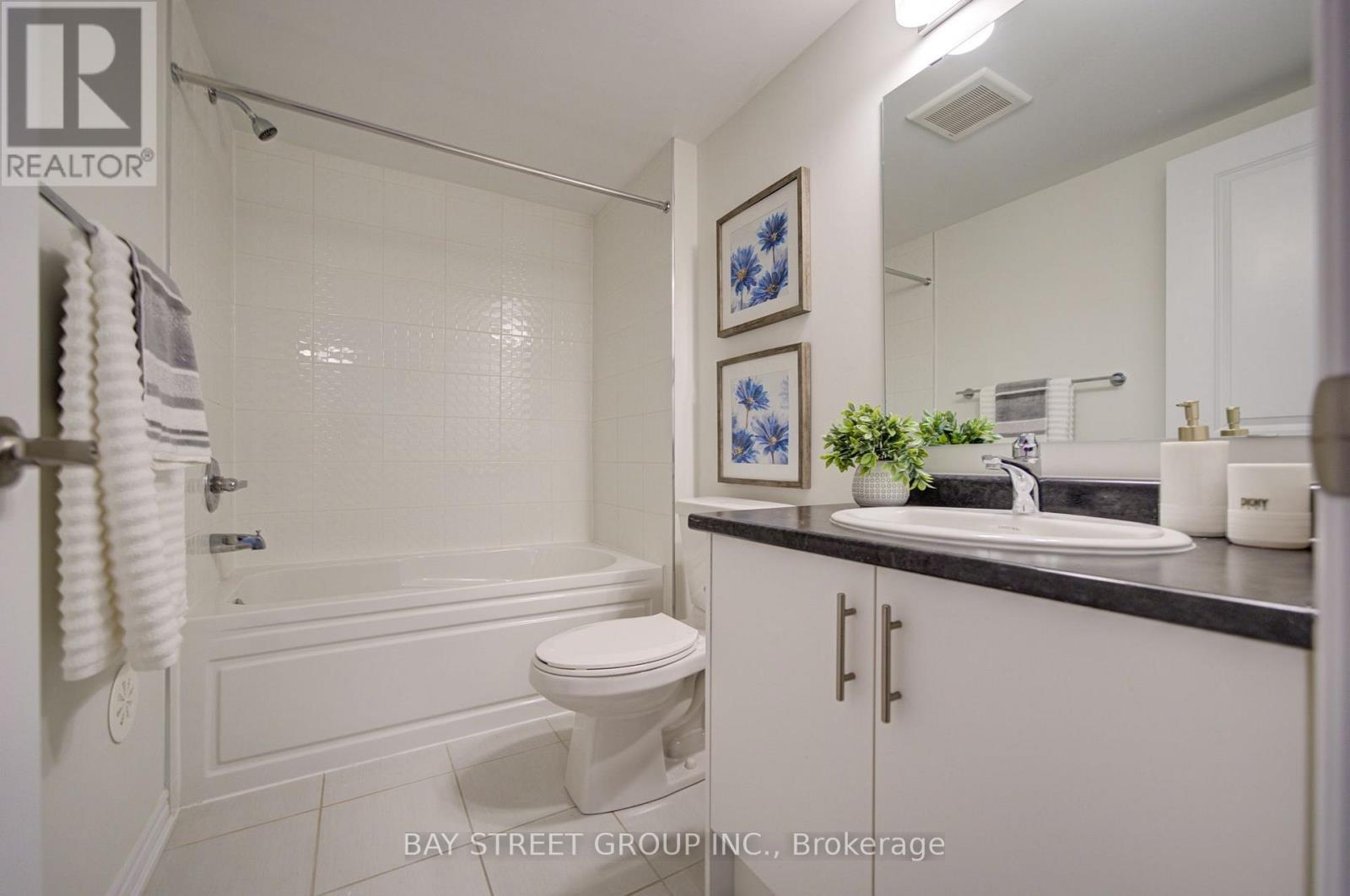 7 Schmidt Lane, Markham, ON - Indoor Photo Showing Bathroom