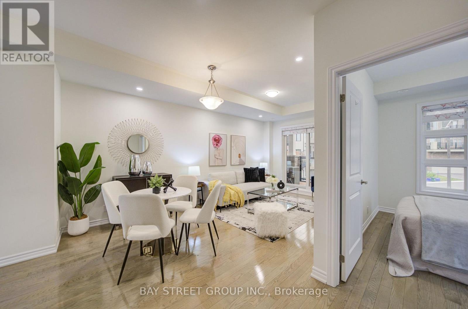 7 Schmidt Lane, Markham, ON - Indoor Photo Showing Dining Room