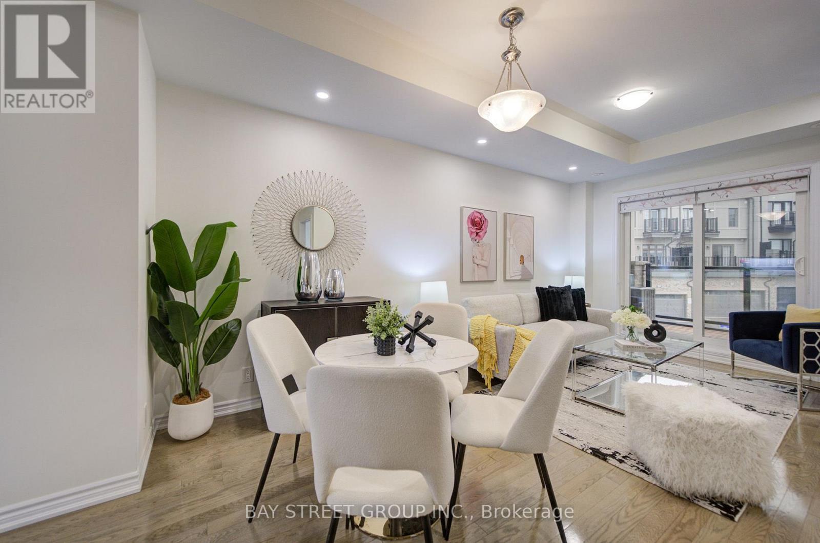 7 Schmidt Lane, Markham, ON - Indoor Photo Showing Dining Room