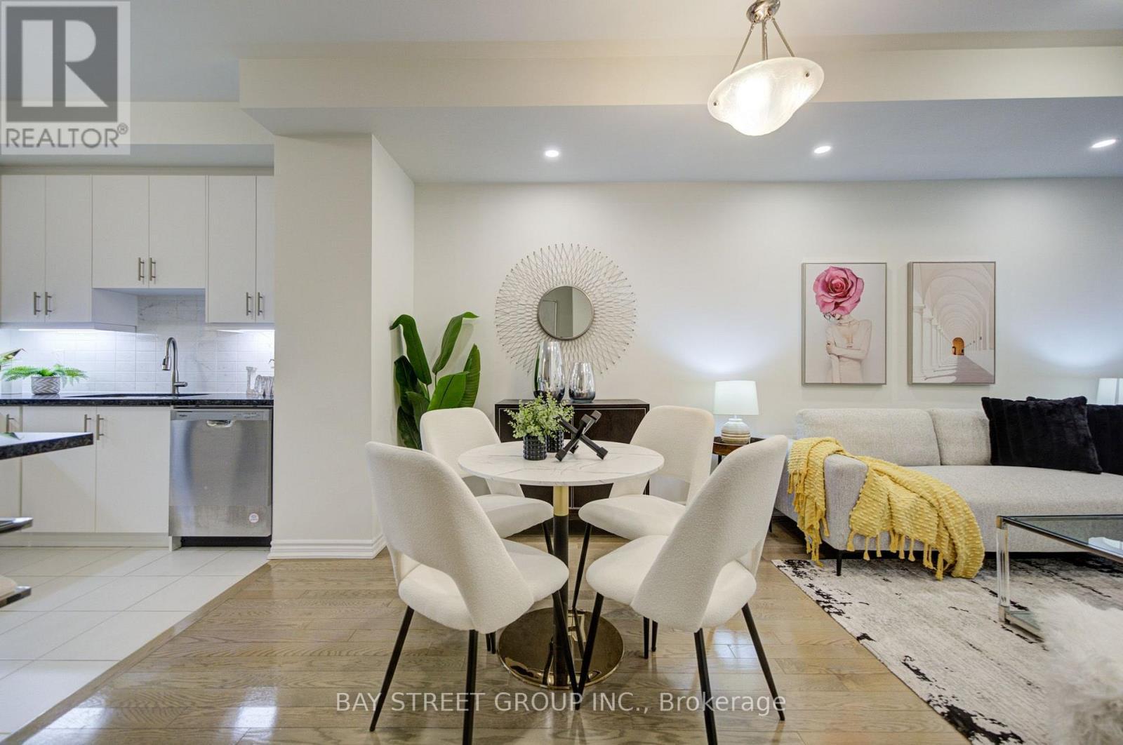 7 Schmidt Lane, Markham, ON - Indoor Photo Showing Dining Room
