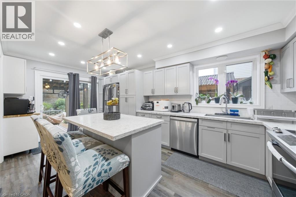 179 Jacqueline Boulevard, Hamilton, ON - Indoor Photo Showing Kitchen
