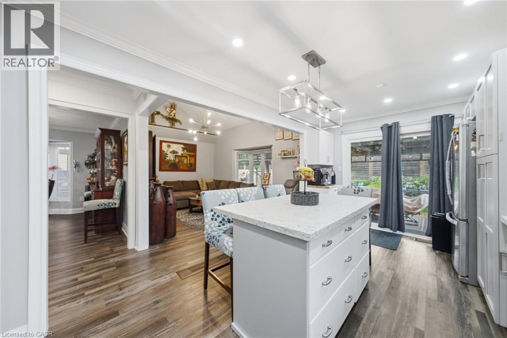 179 Jacqueline Boulevard, Hamilton, ON - Indoor Photo Showing Kitchen