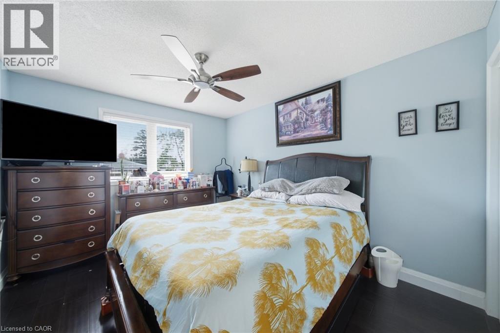 179 Jacqueline Boulevard, Hamilton, ON - Indoor Photo Showing Bedroom