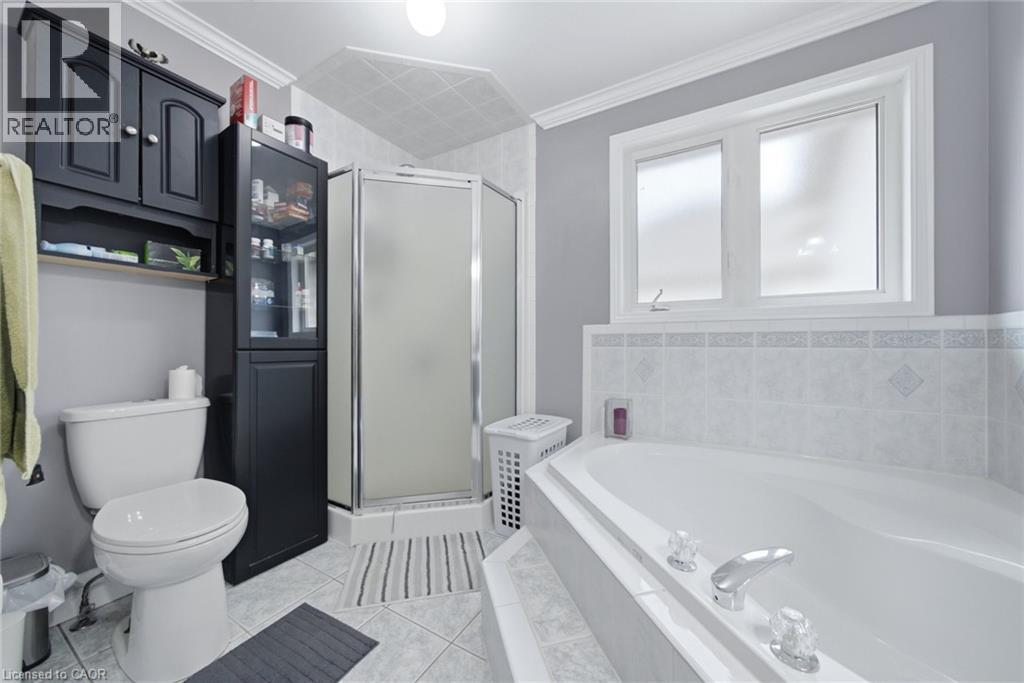 179 Jacqueline Boulevard, Hamilton, ON - Indoor Photo Showing Bathroom