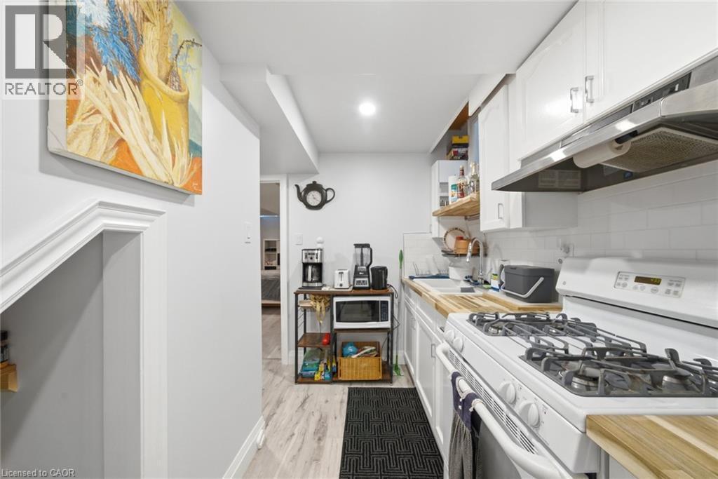 179 Jacqueline Boulevard, Hamilton, ON - Indoor Photo Showing Kitchen