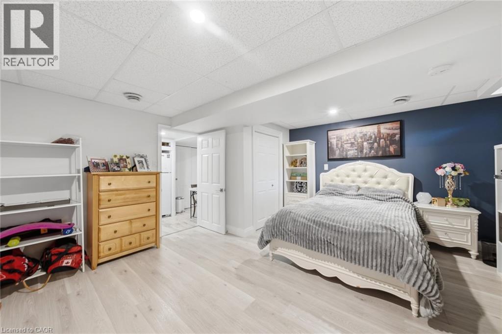 179 Jacqueline Boulevard, Hamilton, ON - Indoor Photo Showing Bedroom