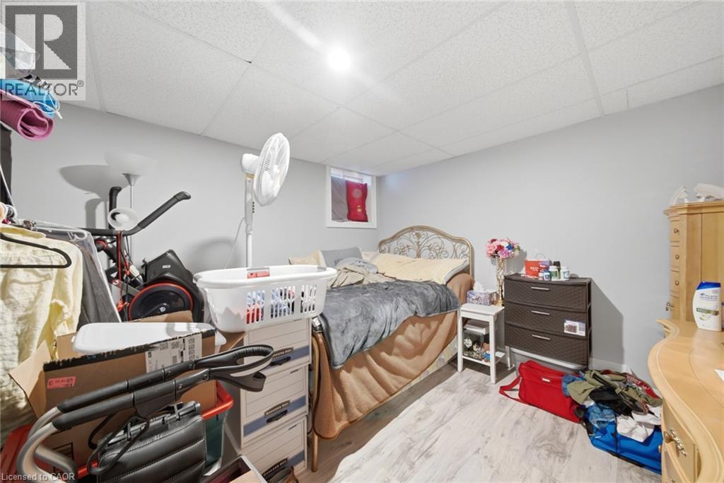 179 Jacqueline Boulevard, Hamilton, ON - Indoor Photo Showing Bedroom