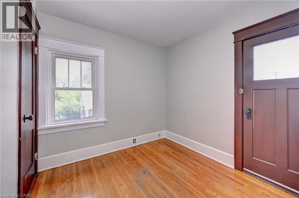 147 Courtland Avenue E, Kitchener, ON - Indoor Photo Showing Other Room