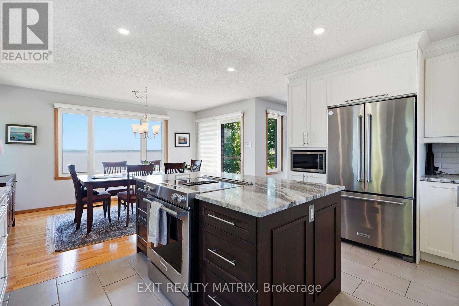 2176 Bay Road, Champlain, ON - Indoor Photo Showing Kitchen With Upgraded Kitchen