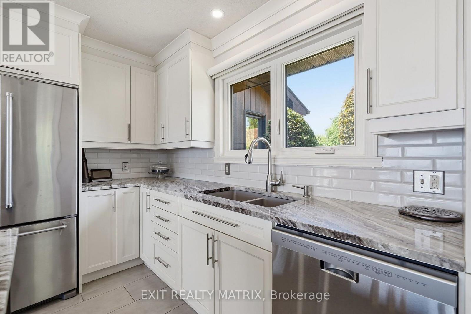 2176 Bay Road, Champlain, ON - Indoor Photo Showing Kitchen With Double Sink With Upgraded Kitchen