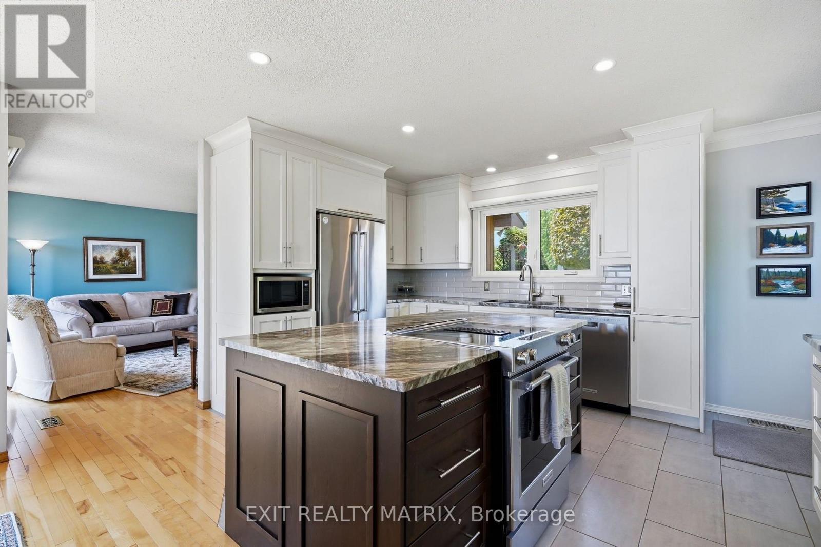 2176 Bay Road, Champlain, ON - Indoor Photo Showing Kitchen With Double Sink With Upgraded Kitchen