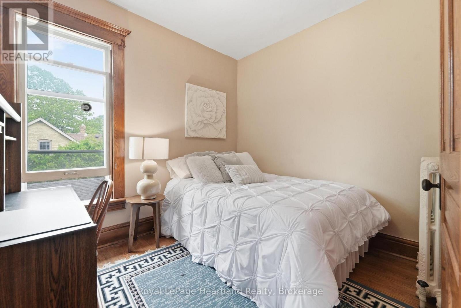 107 Wellington Street S, Goderich (Goderich (Town)), ON - Indoor Photo Showing Bedroom