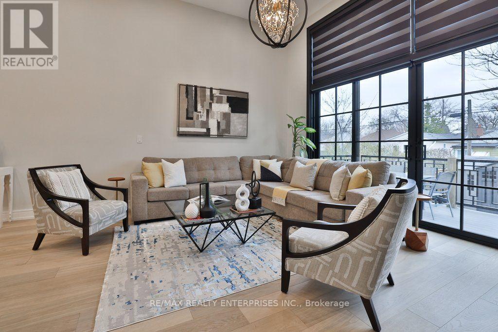 47 Thirteenth Street, Toronto, ON - Indoor Photo Showing Living Room