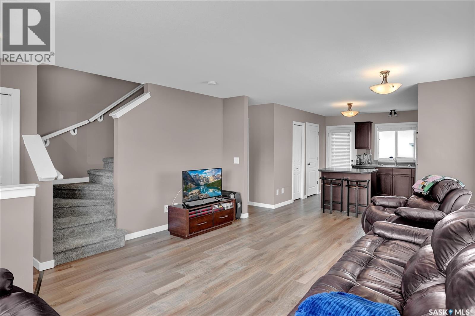 68 4850 Harbour Landing Drive, Regina, SK - Indoor Photo Showing Living Room
