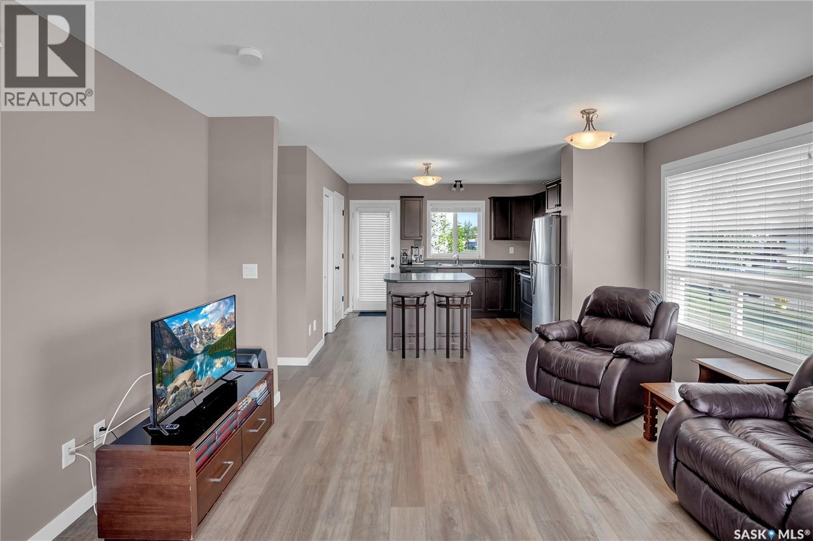 68 4850 Harbour Landing Drive, Regina, SK - Indoor Photo Showing Living Room