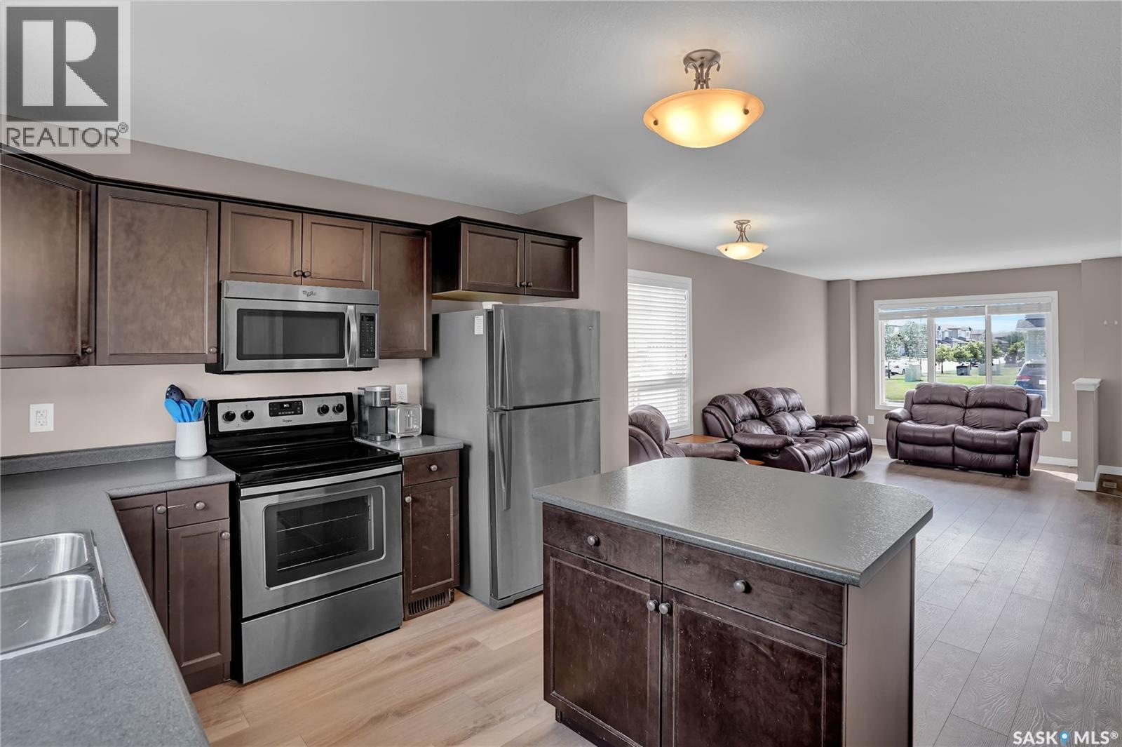 68 4850 Harbour Landing Drive, Regina, SK - Indoor Photo Showing Kitchen