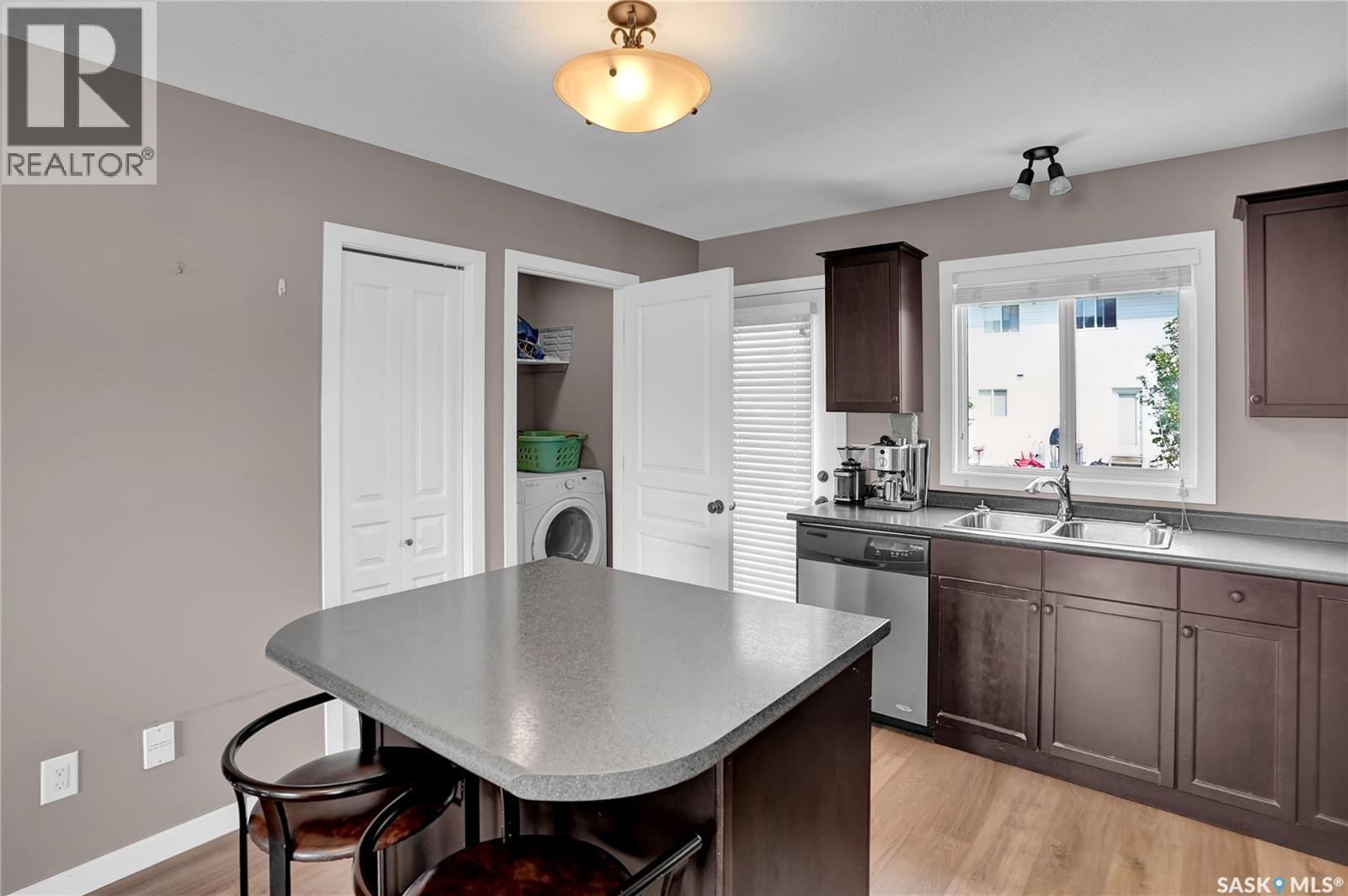 68 4850 Harbour Landing Drive, Regina, SK - Indoor Photo Showing Kitchen