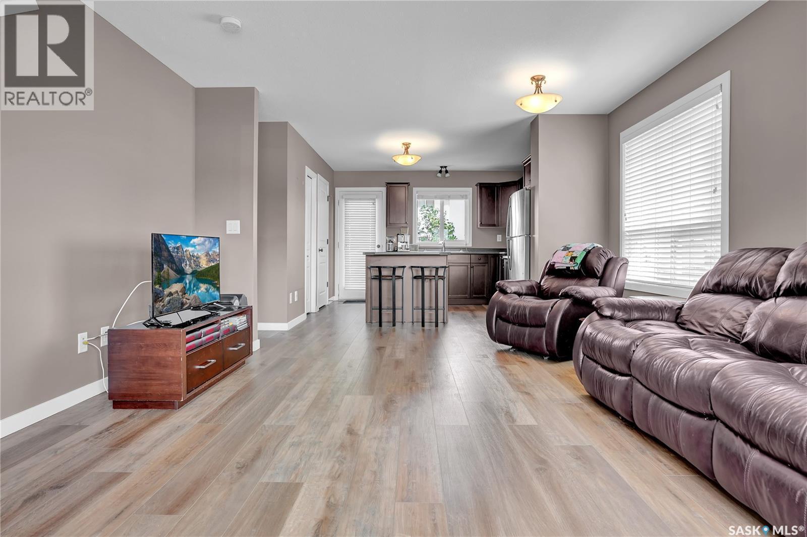 68 4850 Harbour Landing Drive, Regina, SK - Indoor Photo Showing Living Room