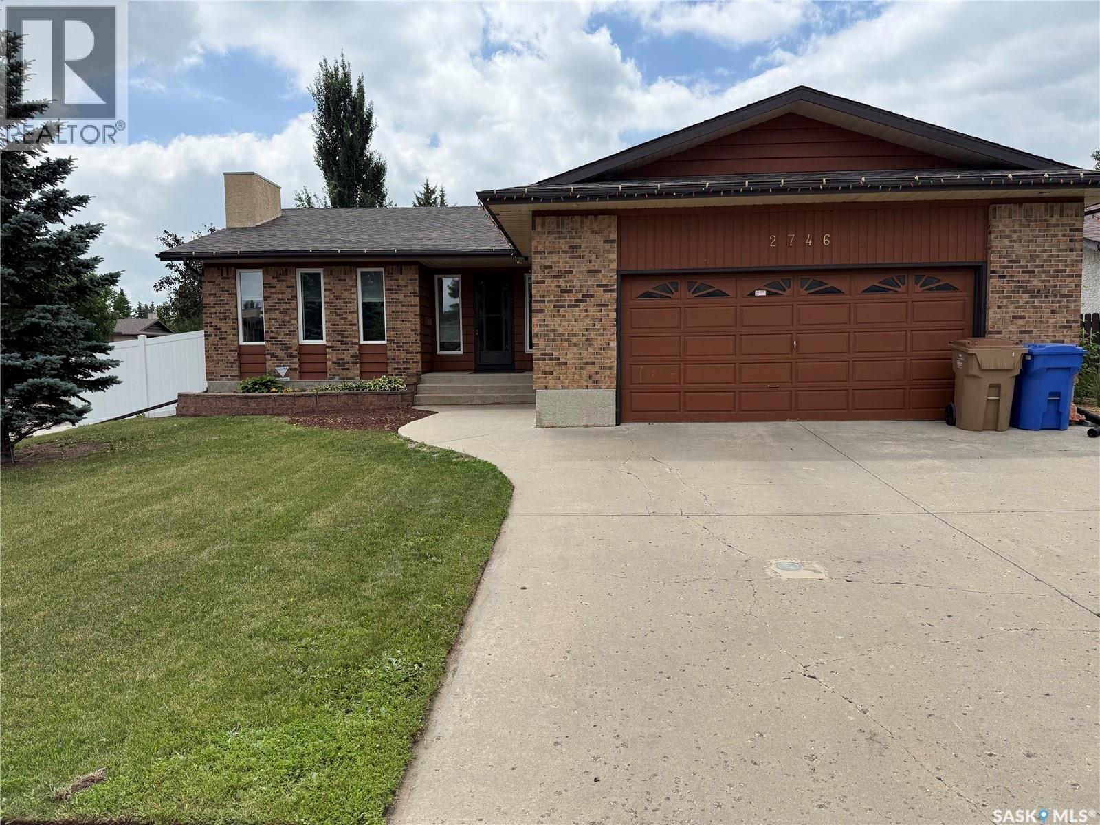2746 Poplar Place E, Regina, SK - Outdoor