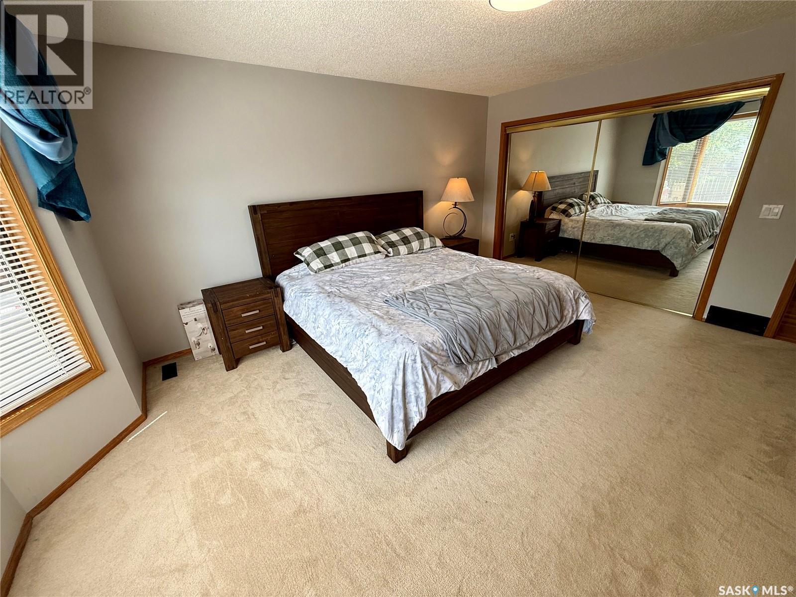 2746 Poplar Place E, Regina, SK - Indoor Photo Showing Bedroom
