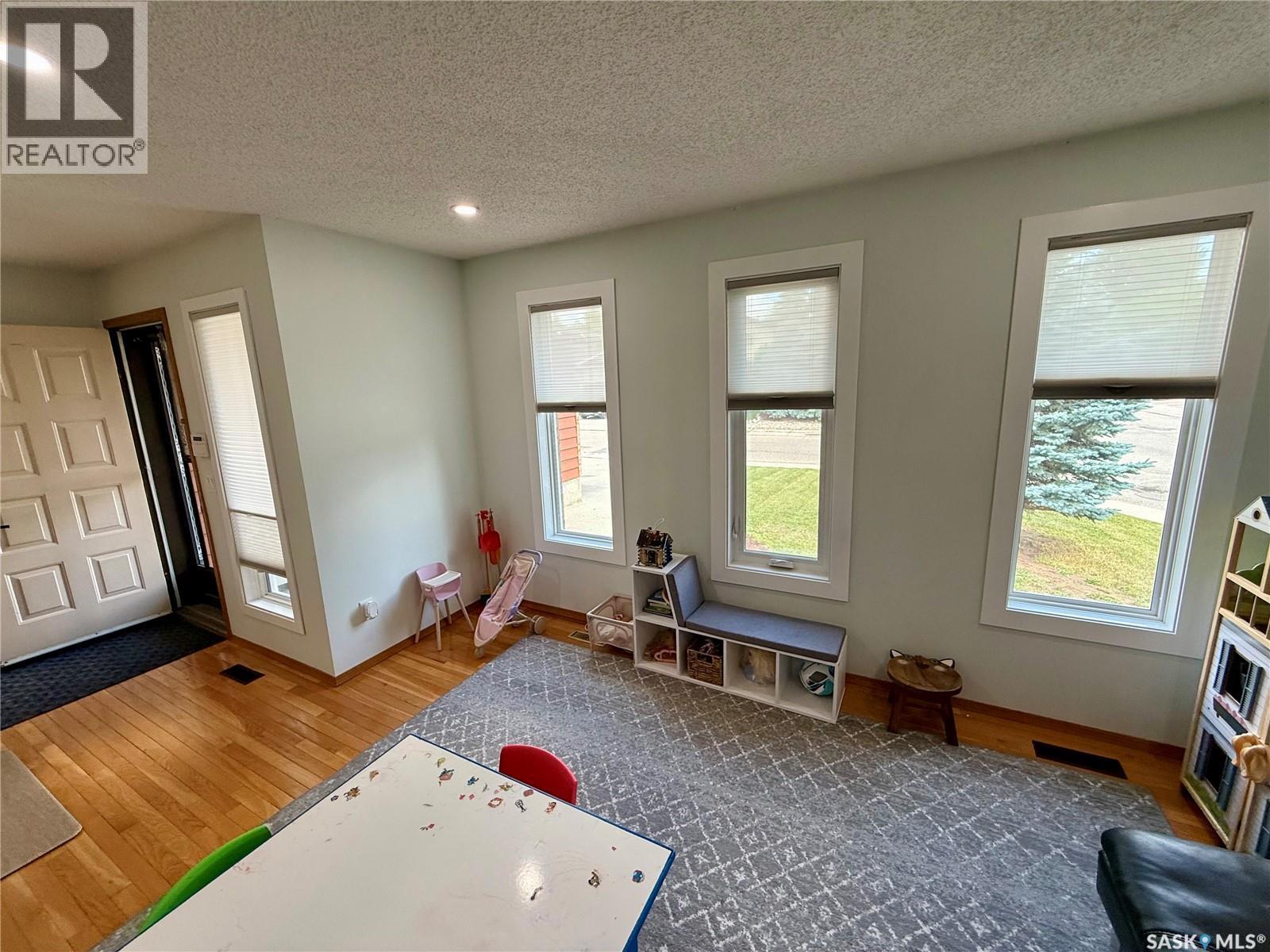 2746 Poplar Place E, Regina, SK - Indoor