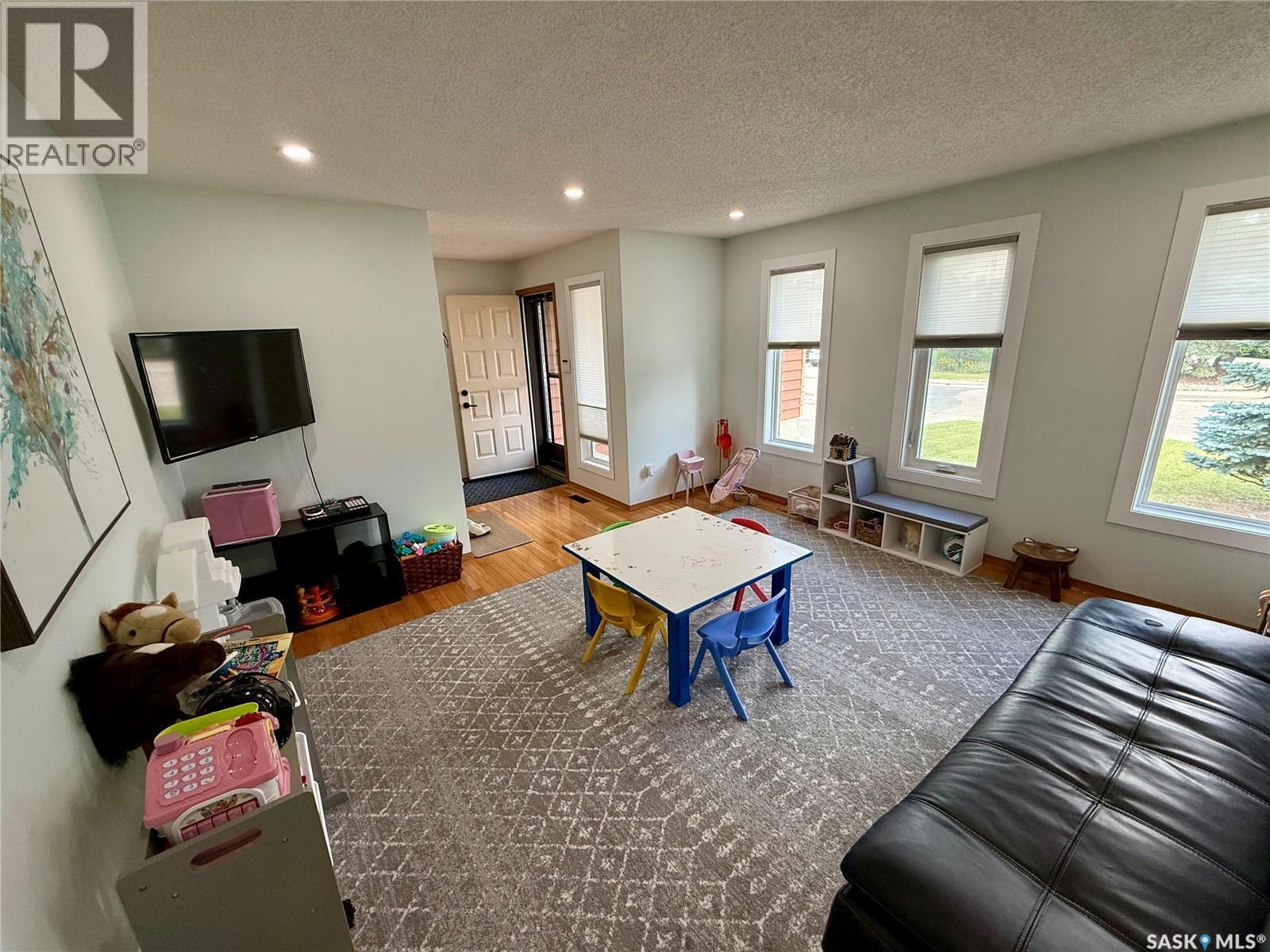 2746 Poplar Place E, Regina, SK - Indoor