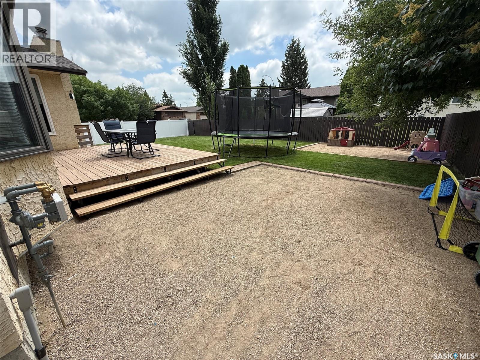 2746 Poplar Place E, Regina, SK - Outdoor