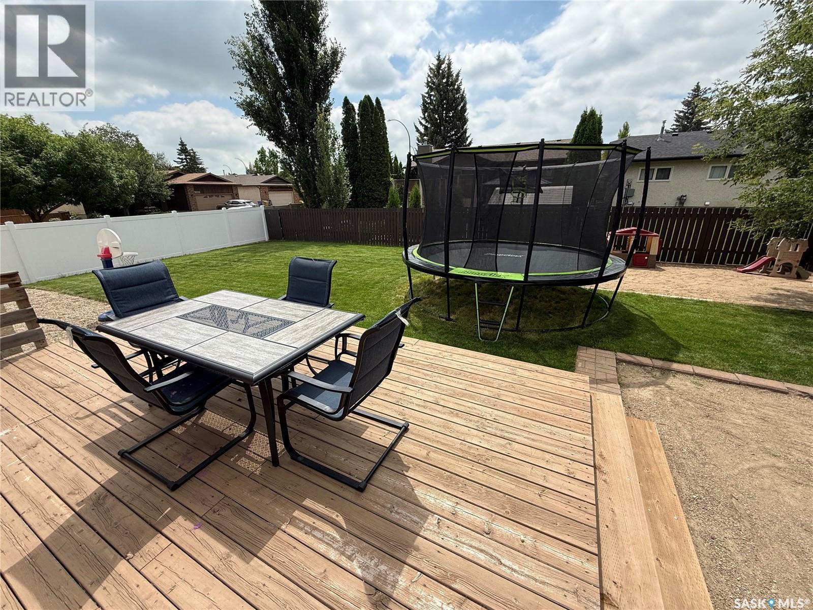2746 Poplar Place E, Regina, SK - Outdoor With Deck Patio Veranda With Backyard