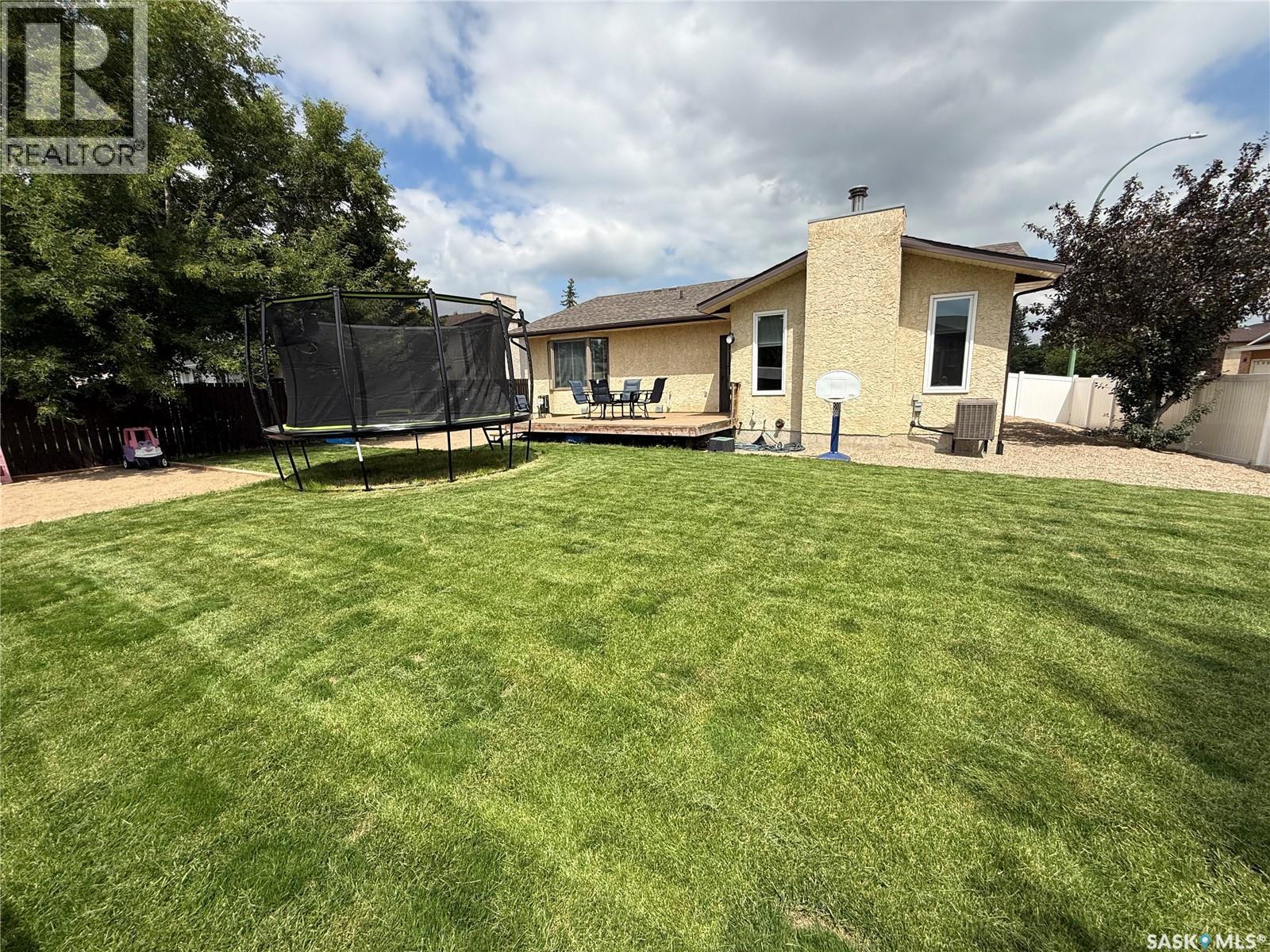 2746 Poplar Place E, Regina, SK - Outdoor With Deck Patio Veranda