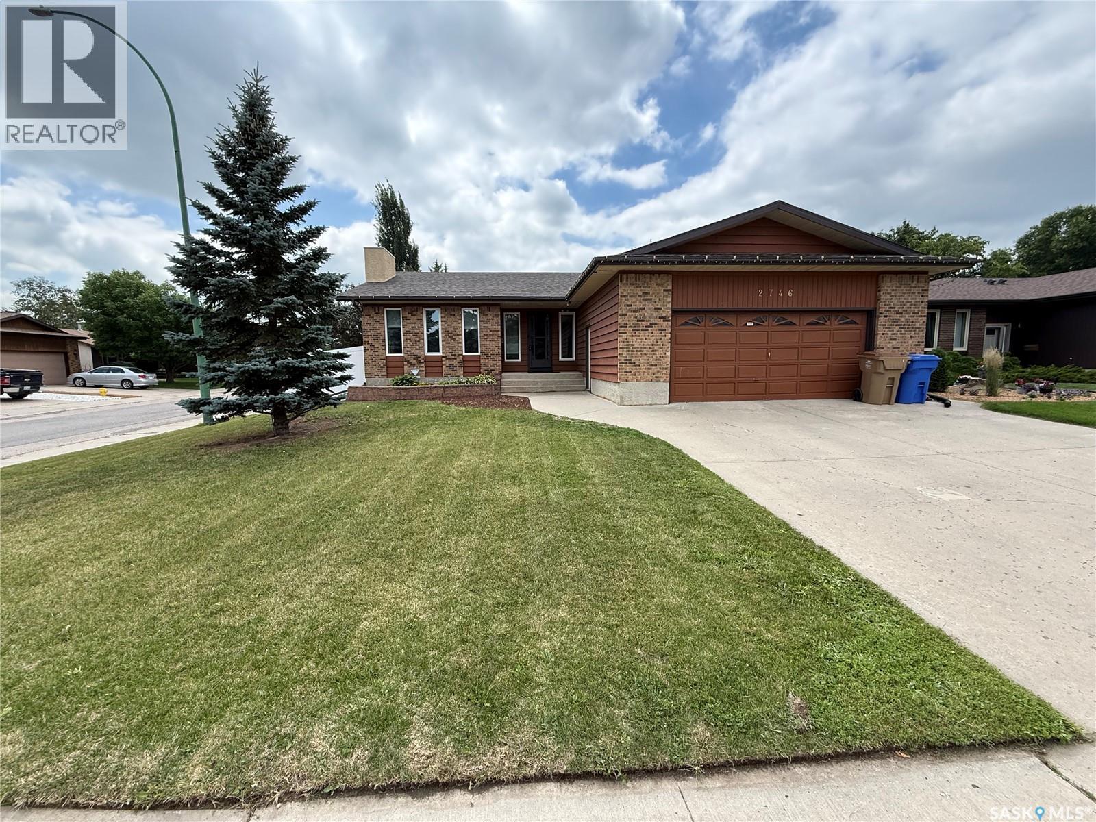 2746 Poplar Place E, Regina, SK - Outdoor