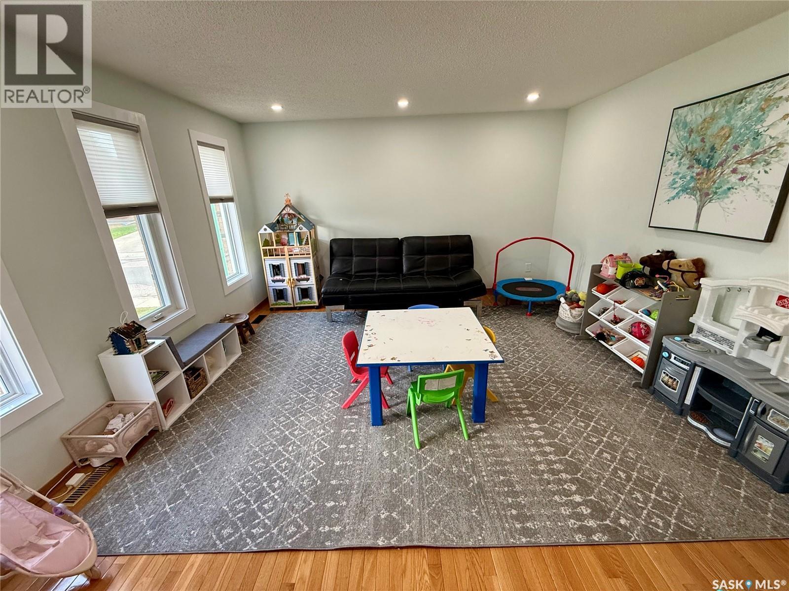 2746 Poplar Place E, Regina, SK - Indoor