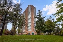 713 - 145 HILLCREST AVENUE Mississauga, ON L5B 3Z1