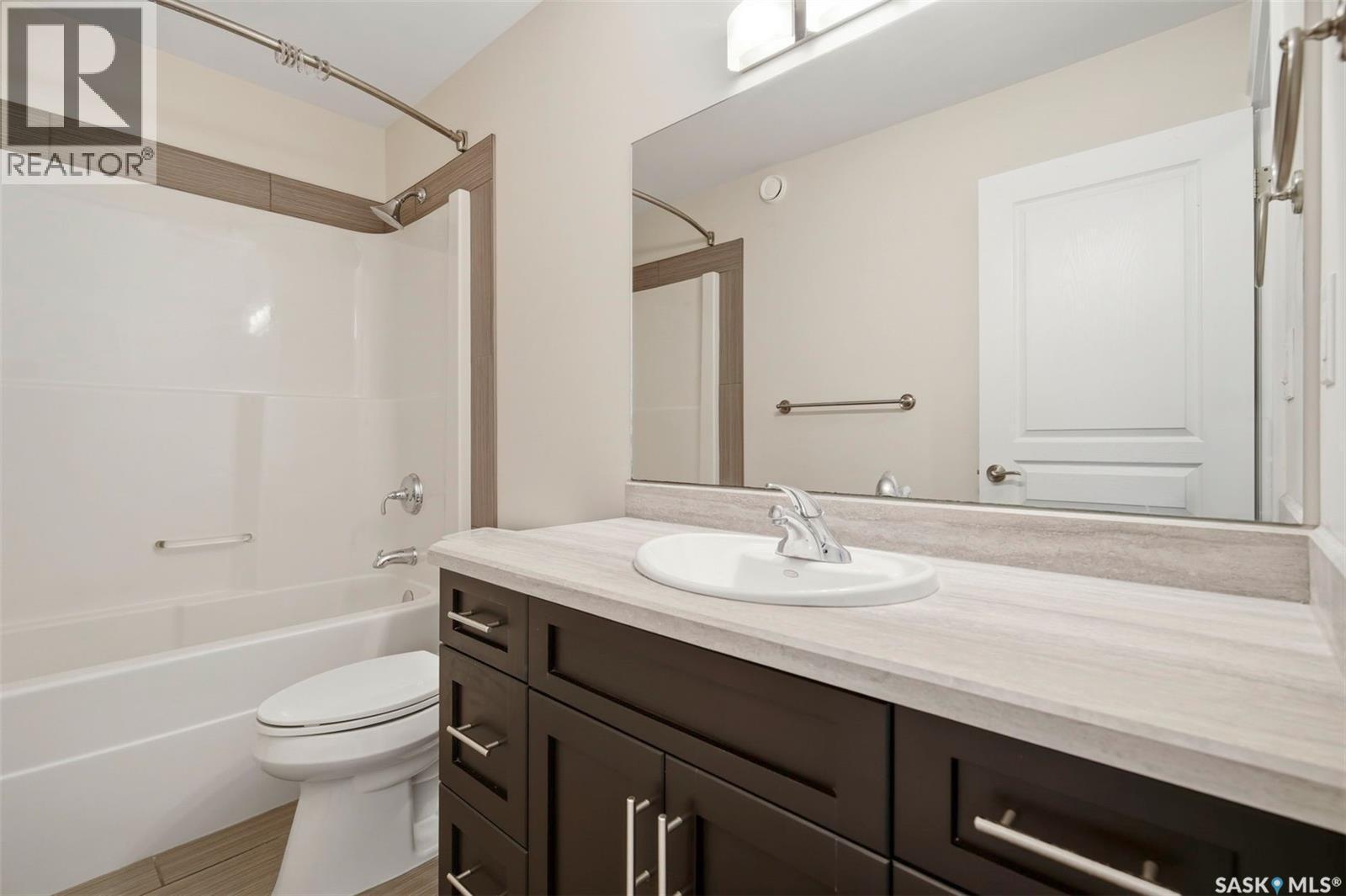 305 315 Zary Road, Saskatoon, SK - Indoor Photo Showing Bathroom