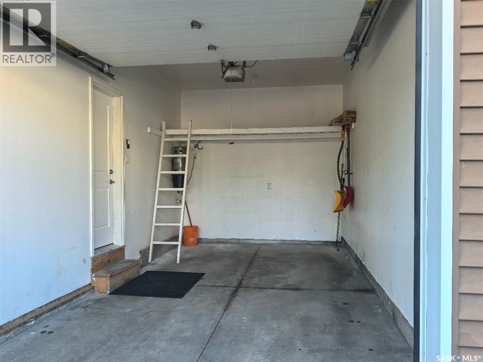 305 315 Zary Road, Saskatoon, SK - Indoor Photo Showing Garage