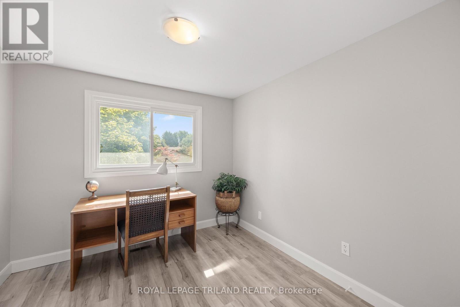 1767 Aldersbrook Road, London North (North F), ON - Indoor Photo Showing Office