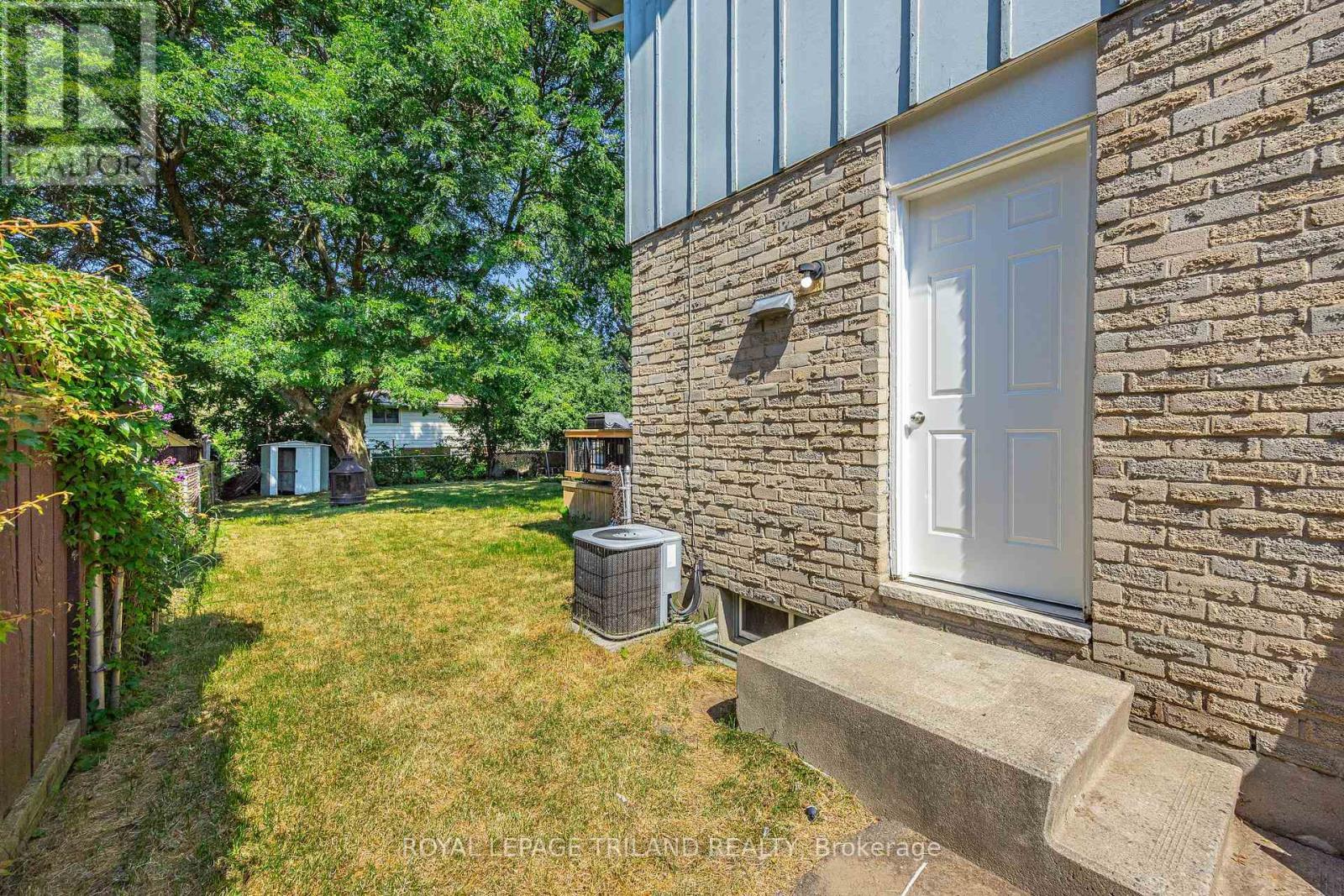 1767 Aldersbrook Road, London North (North F), ON - Outdoor