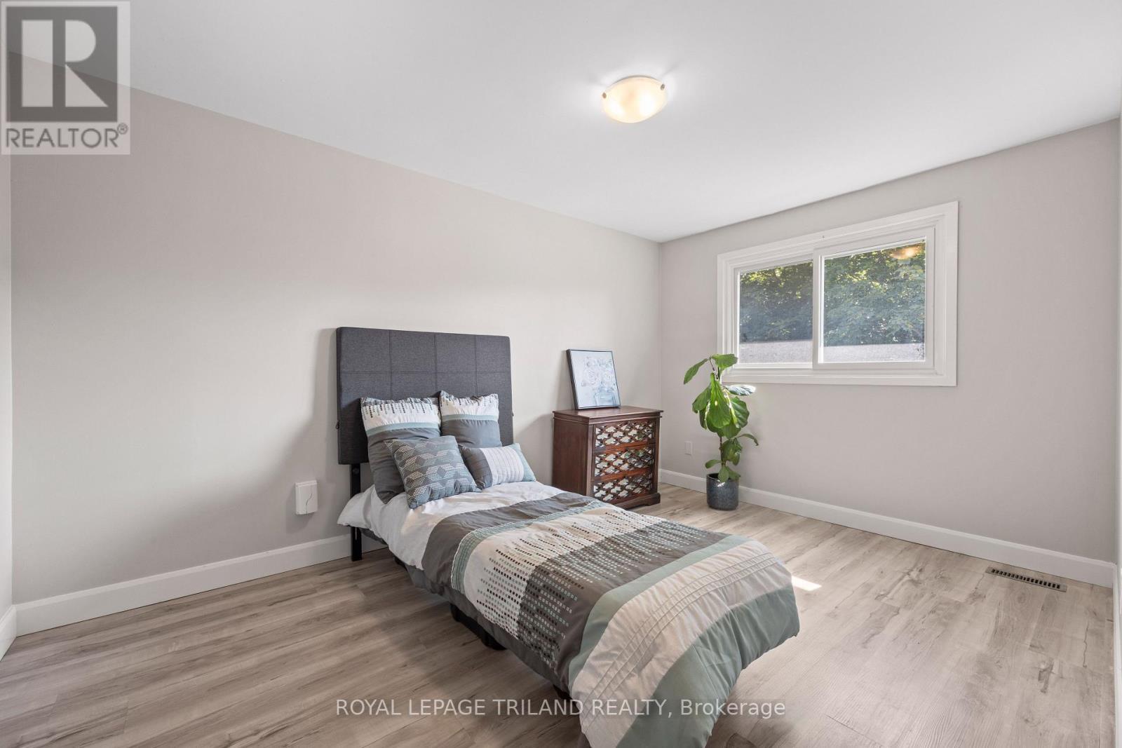 1767-1769 Aldersbrook Road, London North (North F), ON - Indoor Photo Showing Bedroom