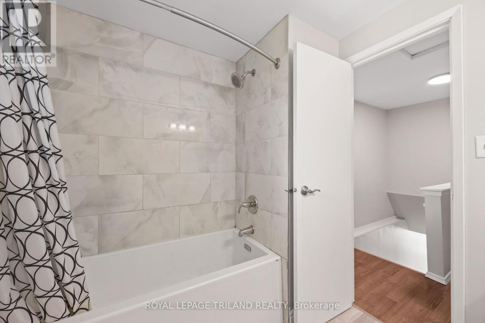 1767-1769 Aldersbrook Road, London North (North F), ON - Indoor Photo Showing Bathroom