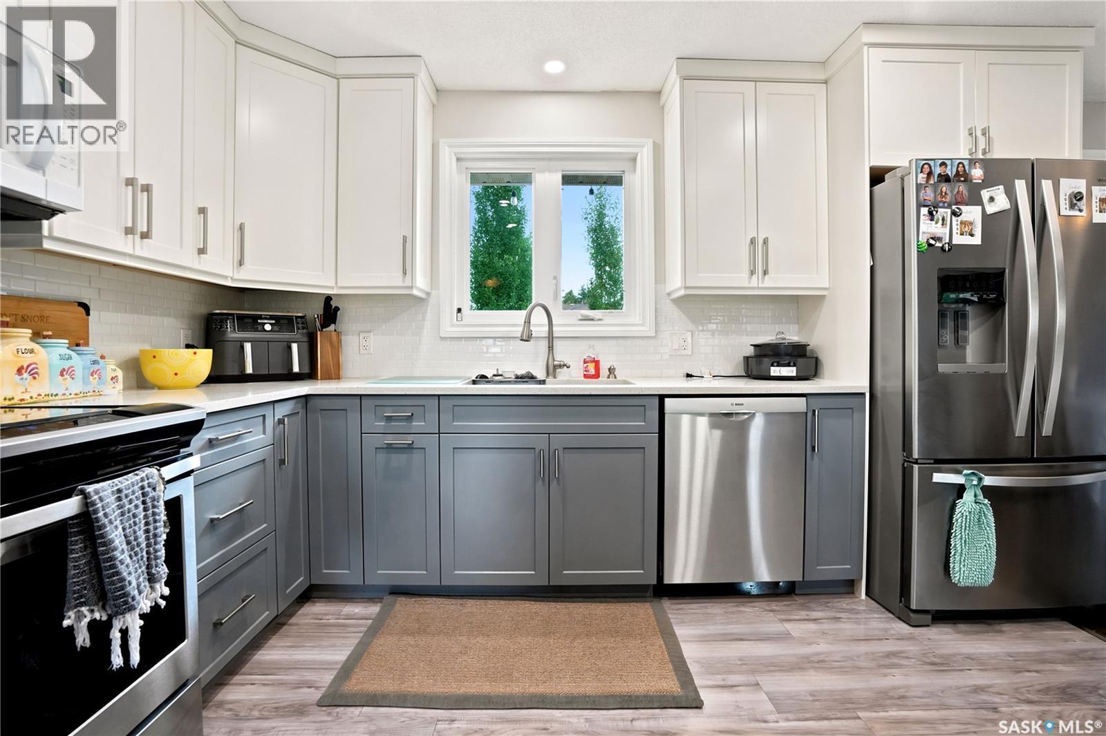 1313 Prince Crescent, Moose Jaw, SK - Indoor Photo Showing Kitchen