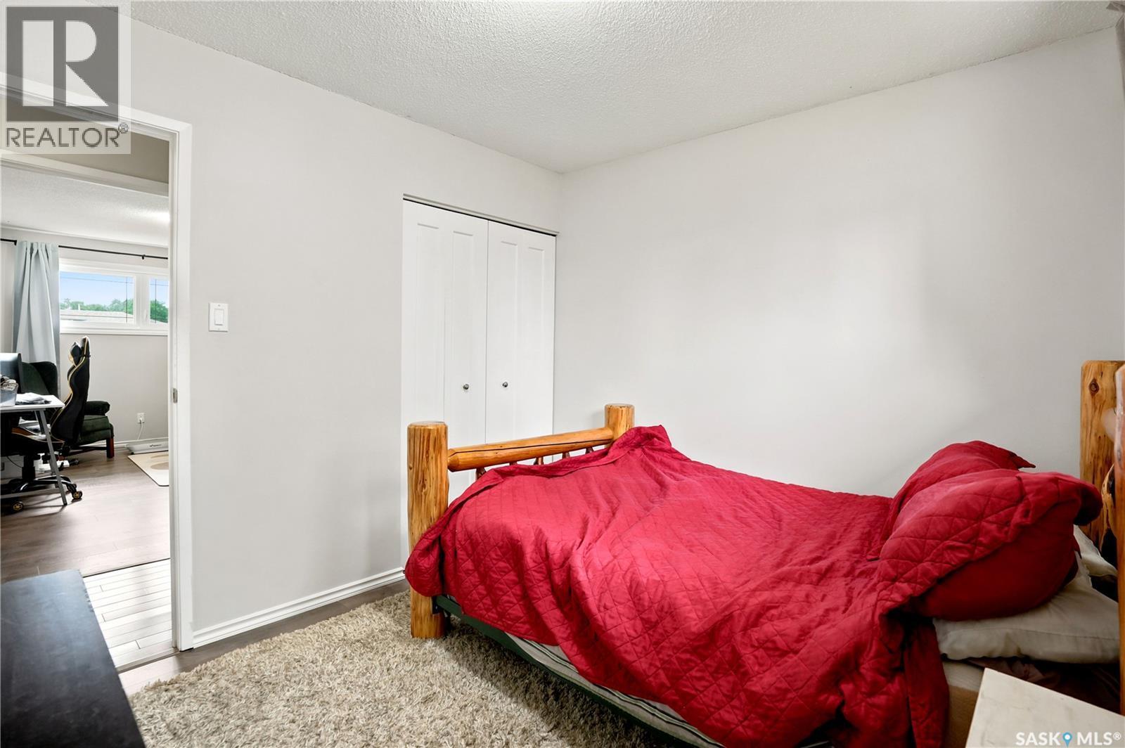 1313 Prince Crescent, Moose Jaw, SK - Indoor Photo Showing Bedroom
