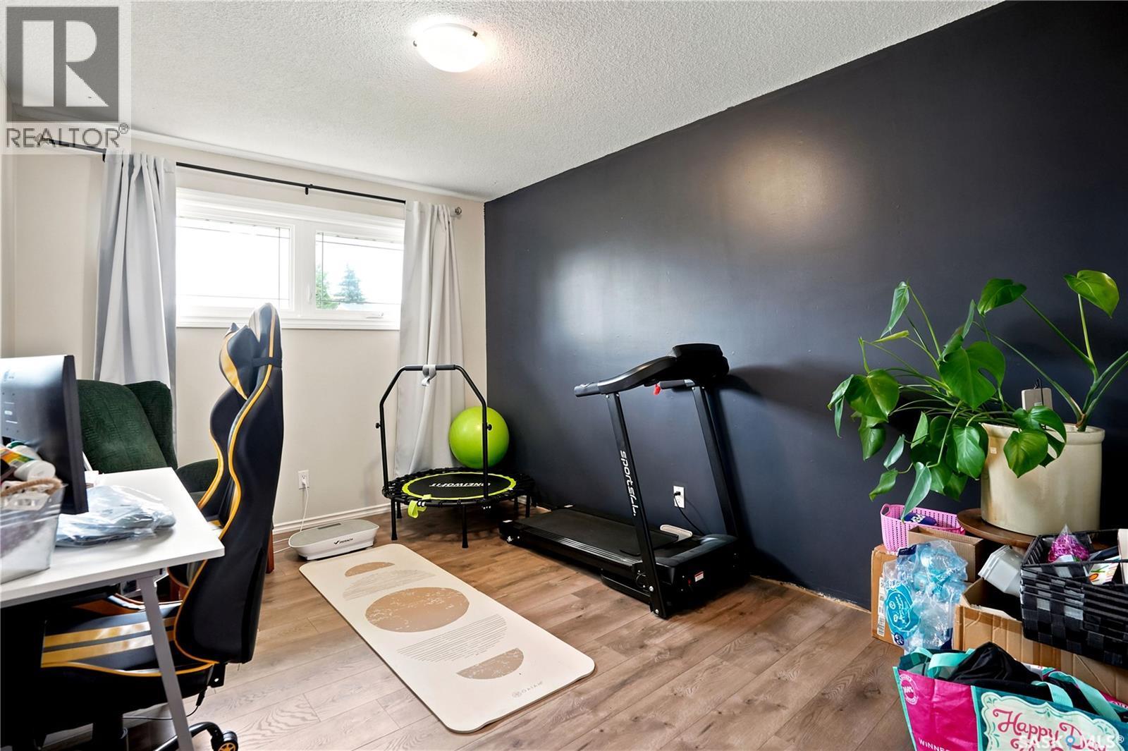 1313 Prince Crescent, Moose Jaw, SK - Indoor Photo Showing Office