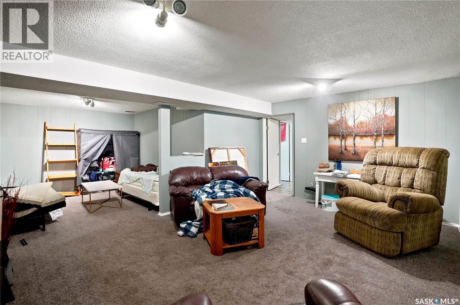 1313 Prince Crescent, Moose Jaw, SK - Indoor