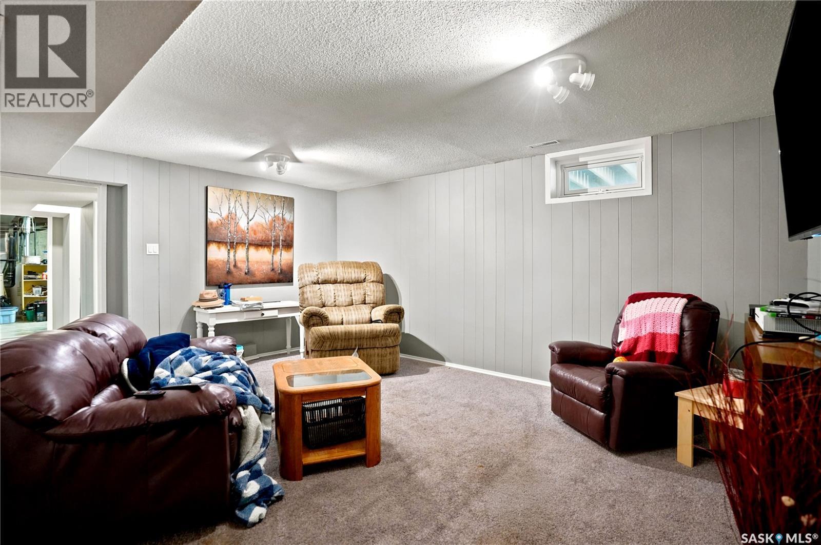 1313 Prince Crescent, Moose Jaw, SK - Indoor