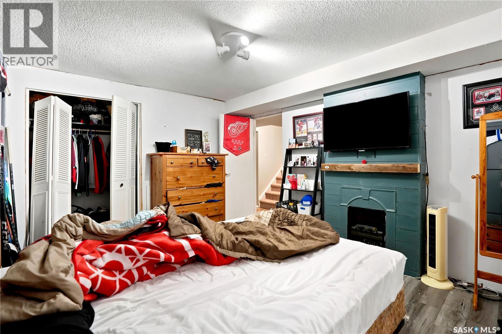 1313 Prince Crescent, Moose Jaw, SK - Indoor Photo Showing Bedroom