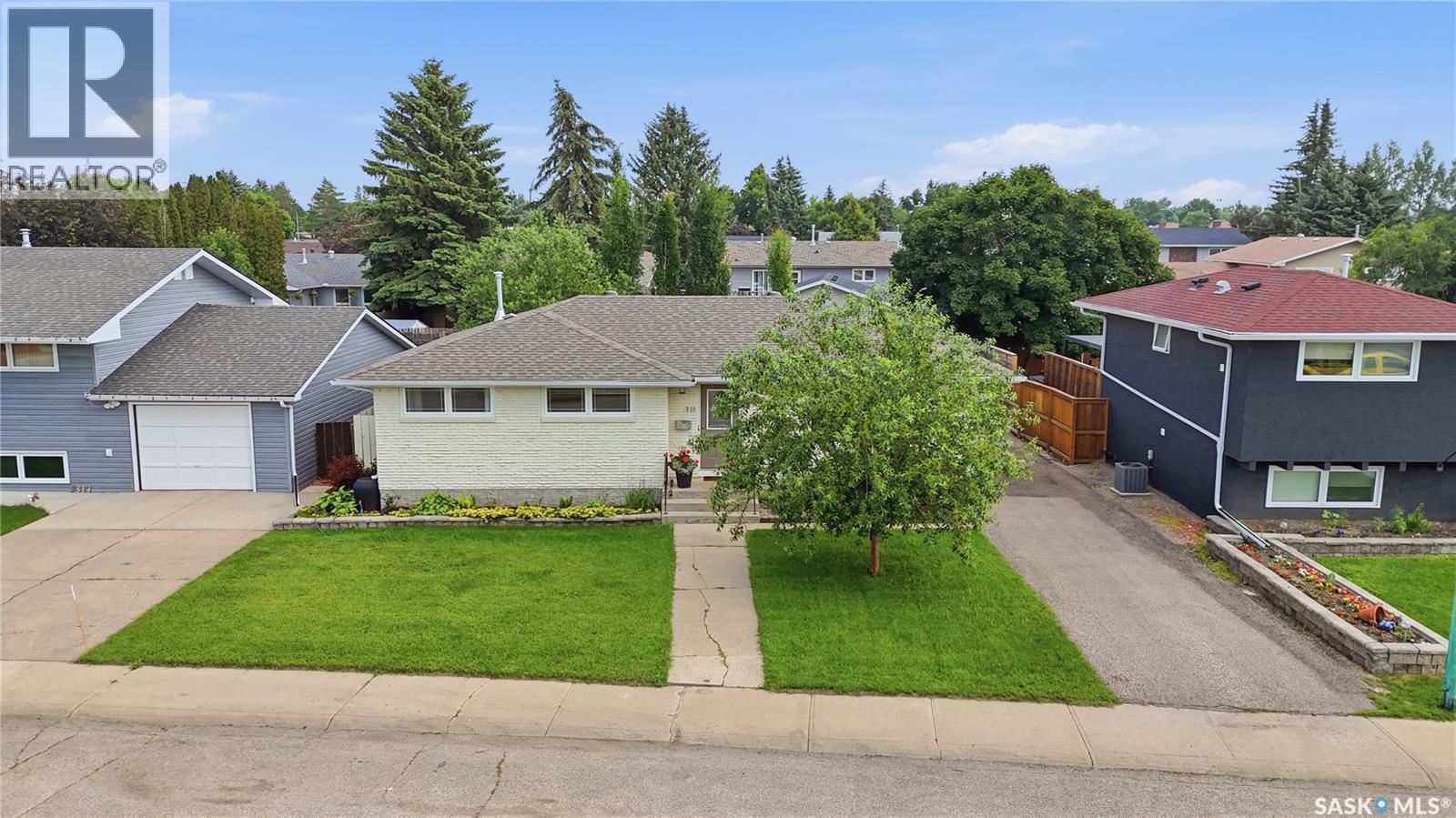 1313 Prince Crescent, Moose Jaw, SK - Outdoor