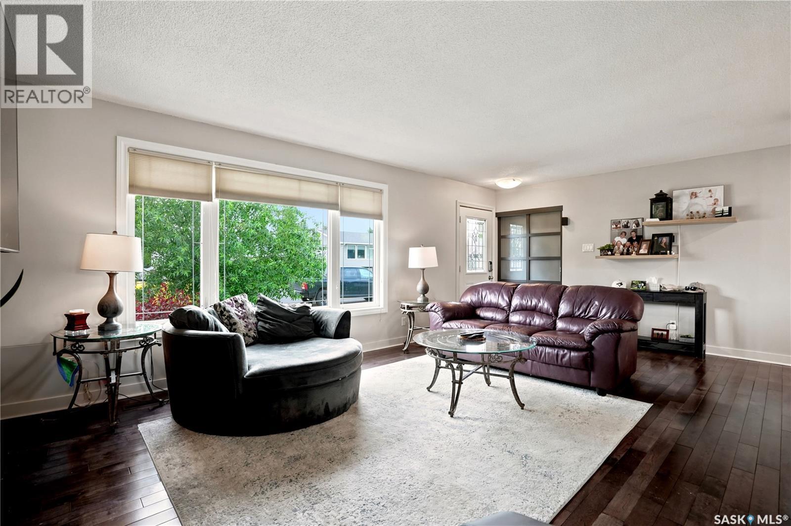 1313 Prince Crescent, Moose Jaw, SK - Indoor Photo Showing Living Room