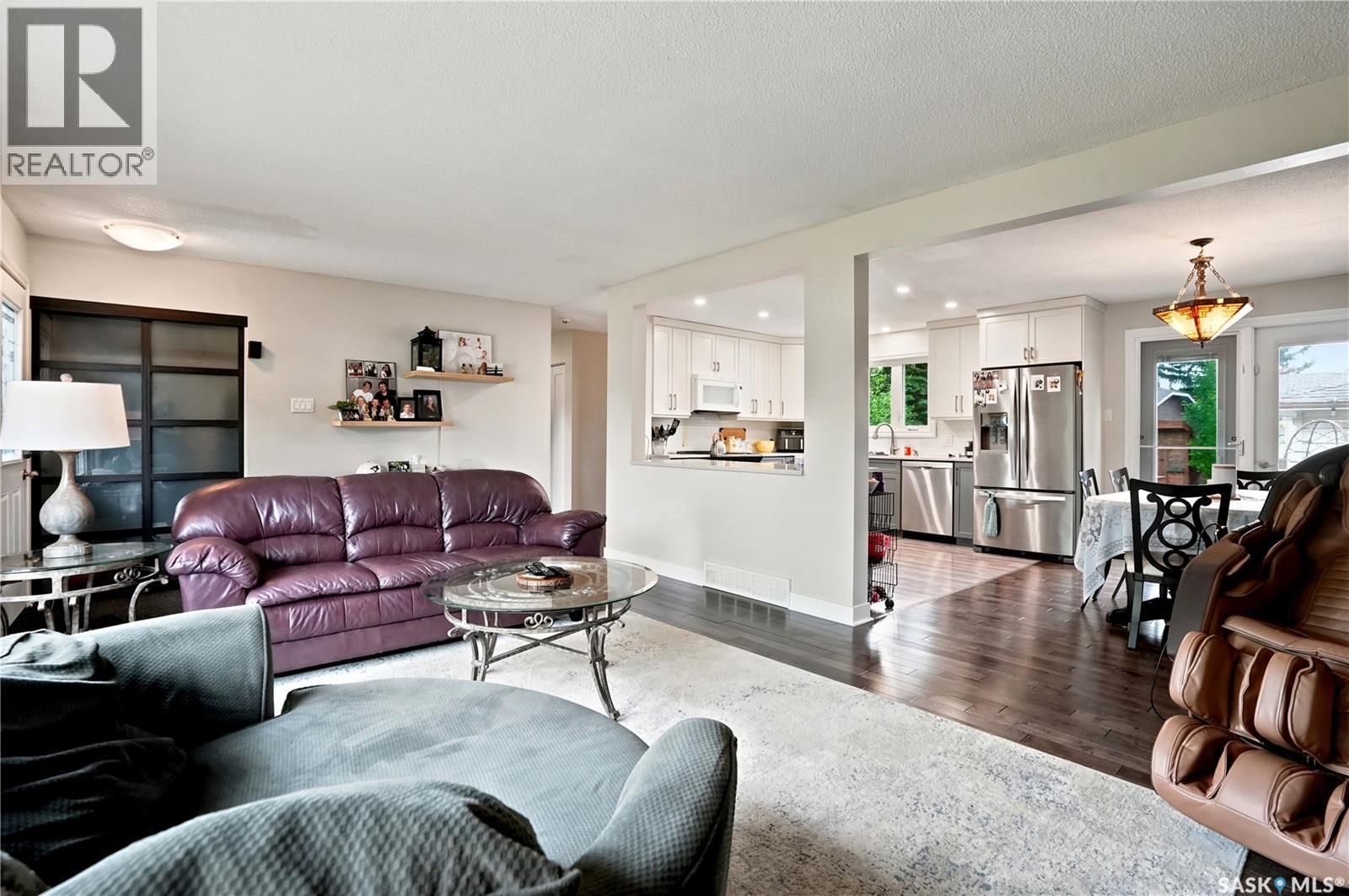 1313 Prince Crescent, Moose Jaw, SK - Indoor Photo Showing Living Room